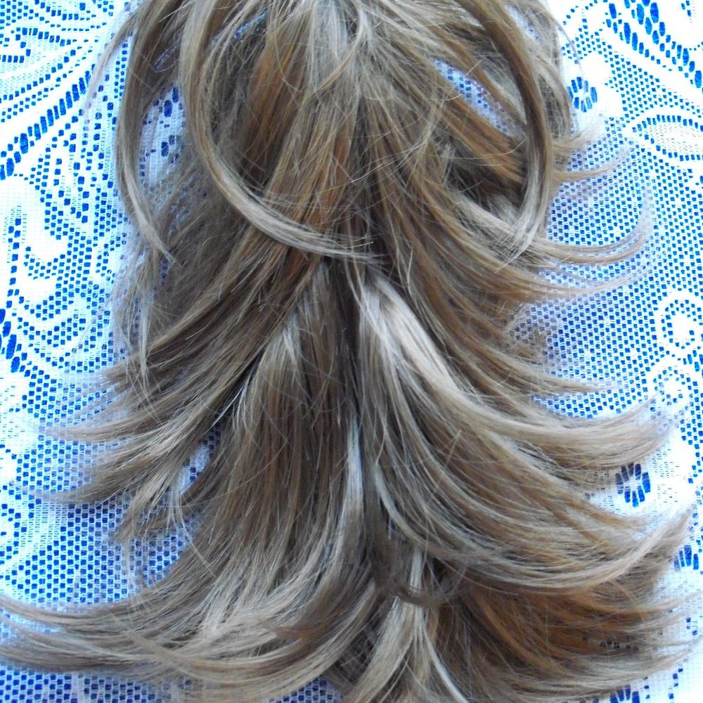 CLIP ON HAIR PONYTAIL